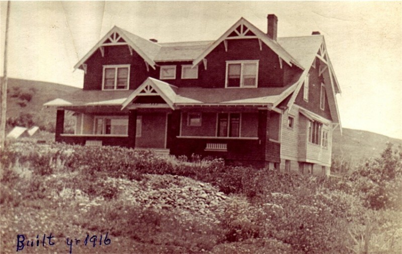 Newly built 1916 Reesor ranchhouse