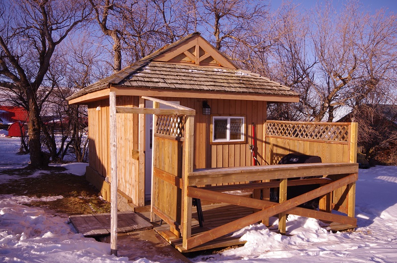 Pioneer Cabin outside view